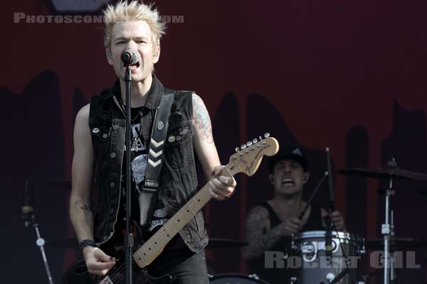 SUM 41 - 2016-08-28 - SAINT CLOUD - Domaine National - Grande Scene - 